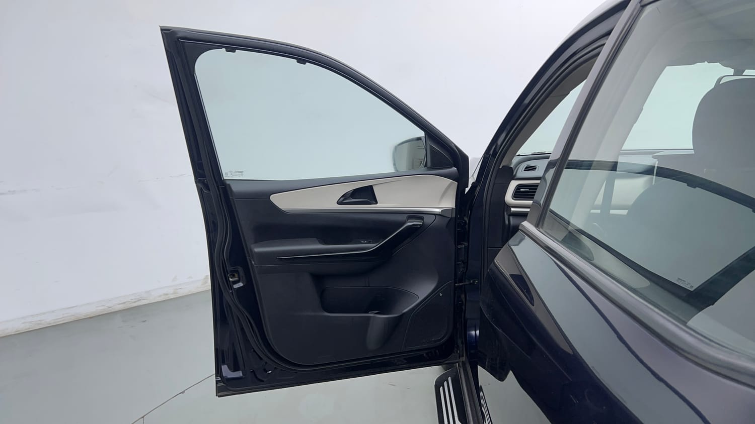 Used 2023 Mahindra XUV700 AX 5 Diesel AT 5 STR Diesel Automatic interior LEFT FRONT DOOR OPEN VIEW