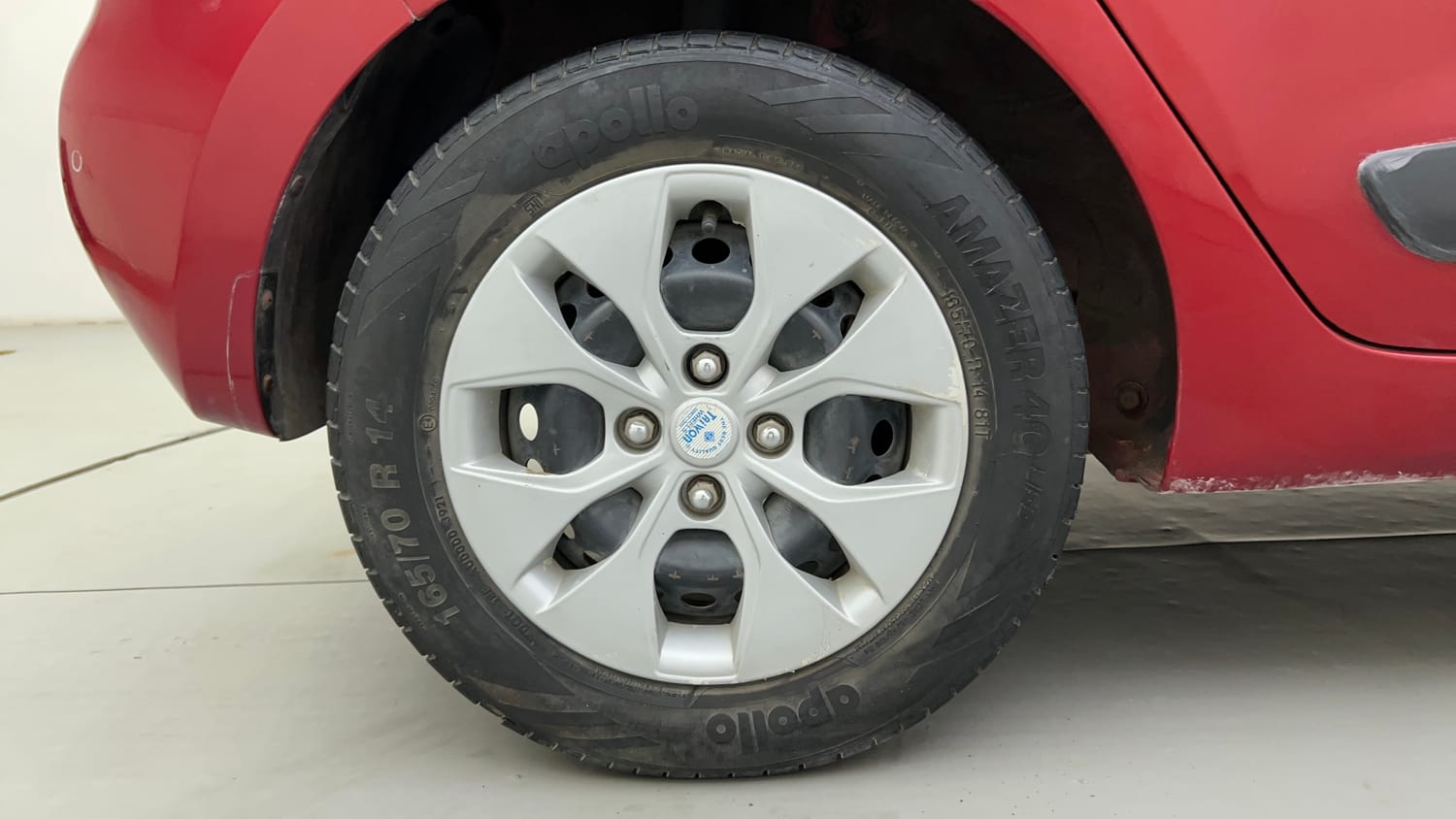 Used 2018 Hyundai Grand i10 Sportz 1.2 Kappa VTVT Petrol Manual tyres RIGHT REAR TYRE RIM VIEW