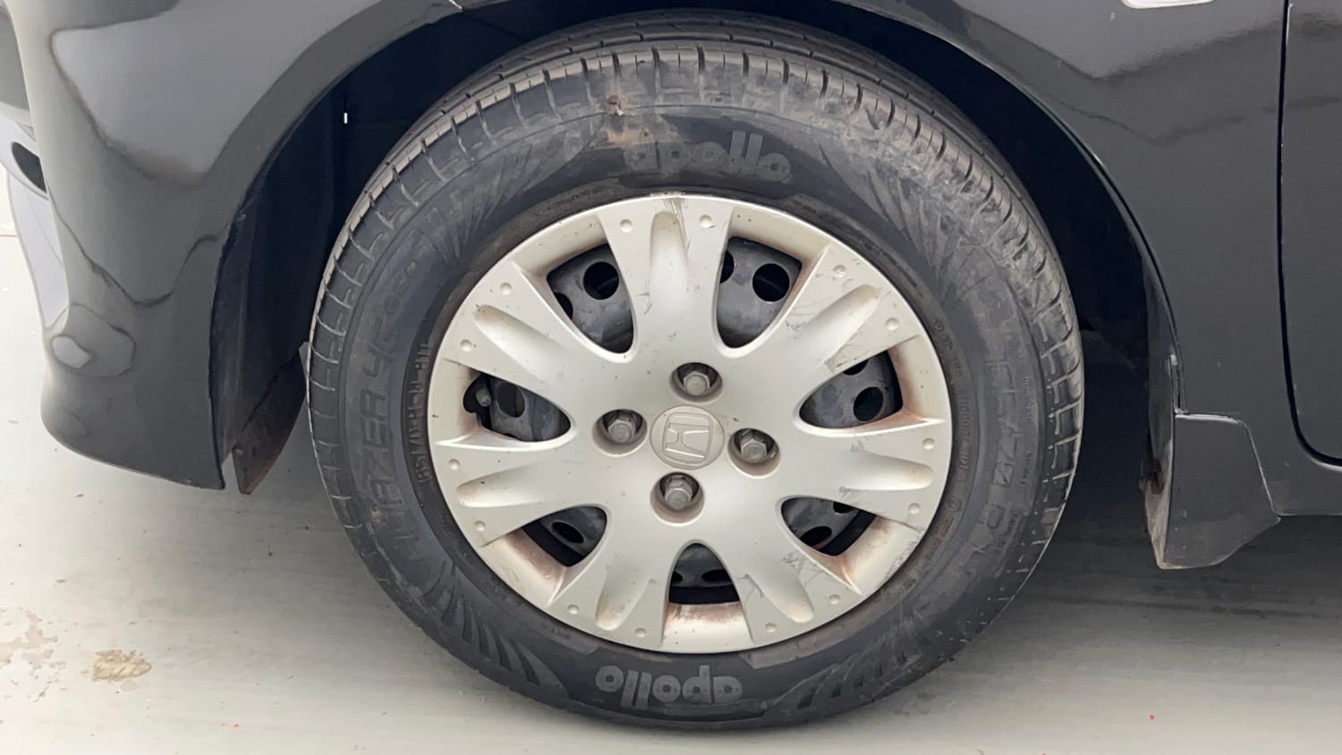 Used 2015 Honda Amaze 1.2 S i-VTEC Petrol Manual tyres LEFT FRONT TYRE RIM VIEW
