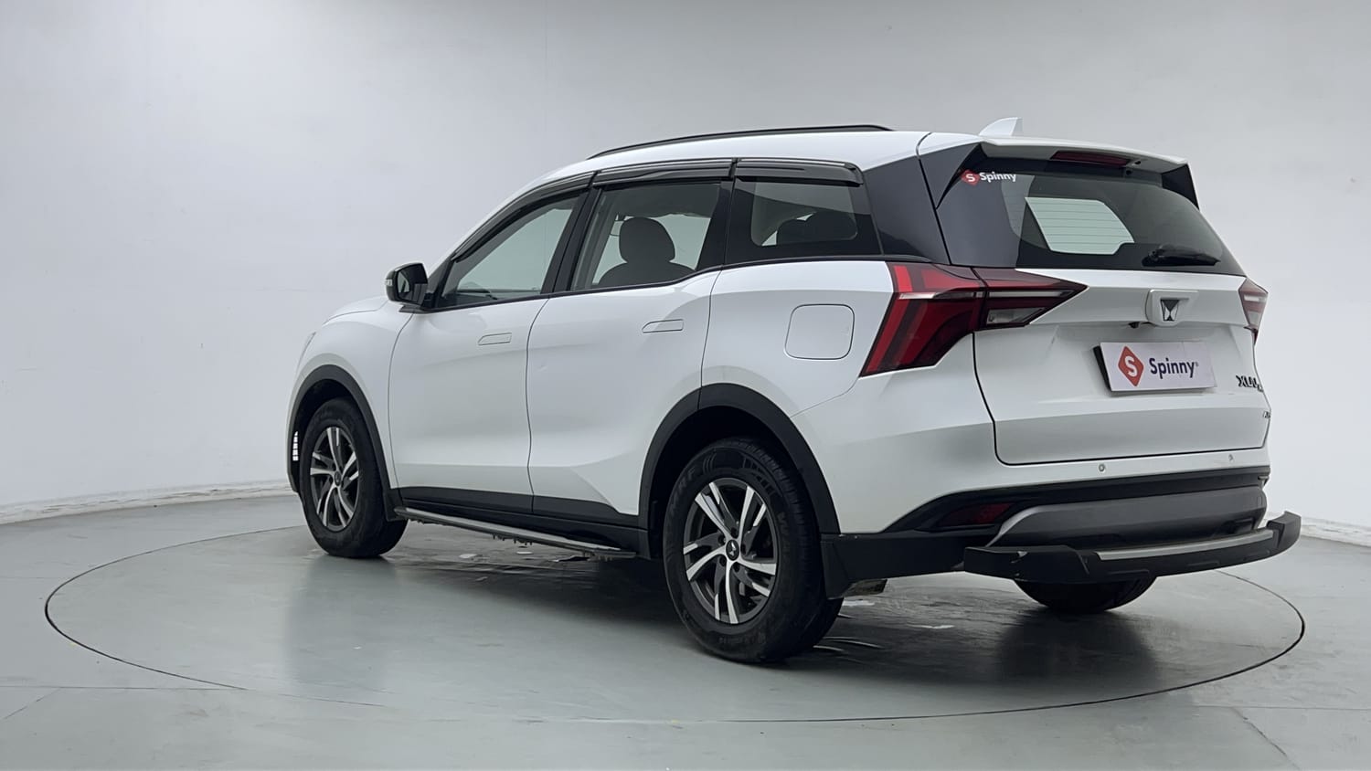 2023 Mahindra XUV700 AX 5 Diesel AT 5 STR-2