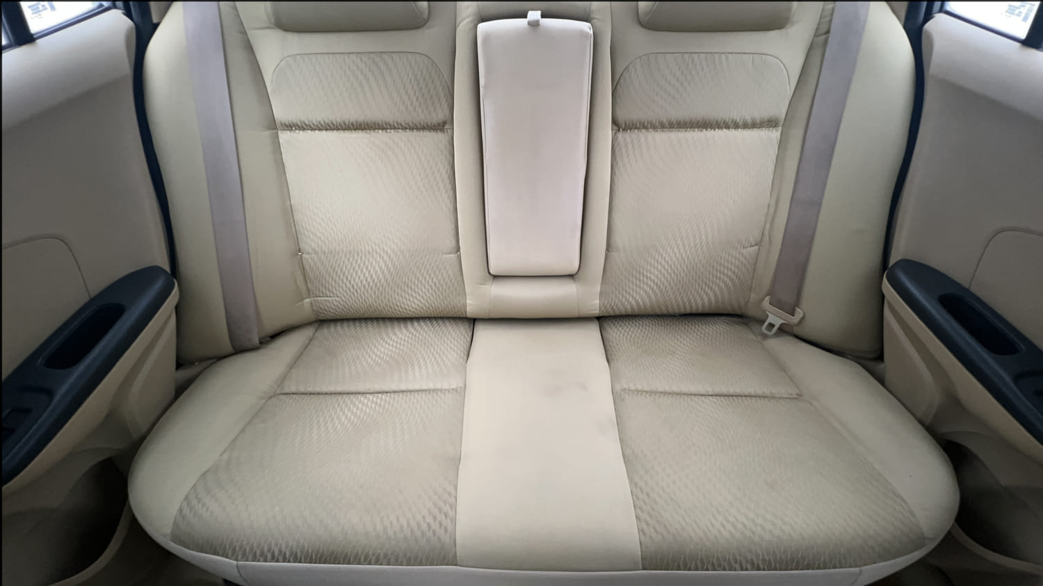 Used 2015 Honda Amaze 1.2 S i-VTEC Petrol Manual interior REAR SEAT CONDITION VIEW