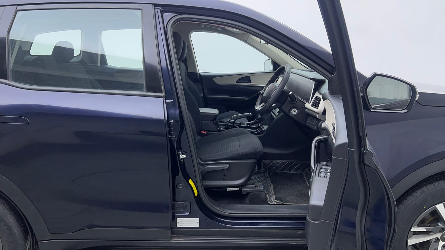 Used 2023 Mahindra XUV700 AX 5 Diesel AT 5 STR Diesel Automatic interior RIGHT SIDE FRONT DOOR CABIN VIEW