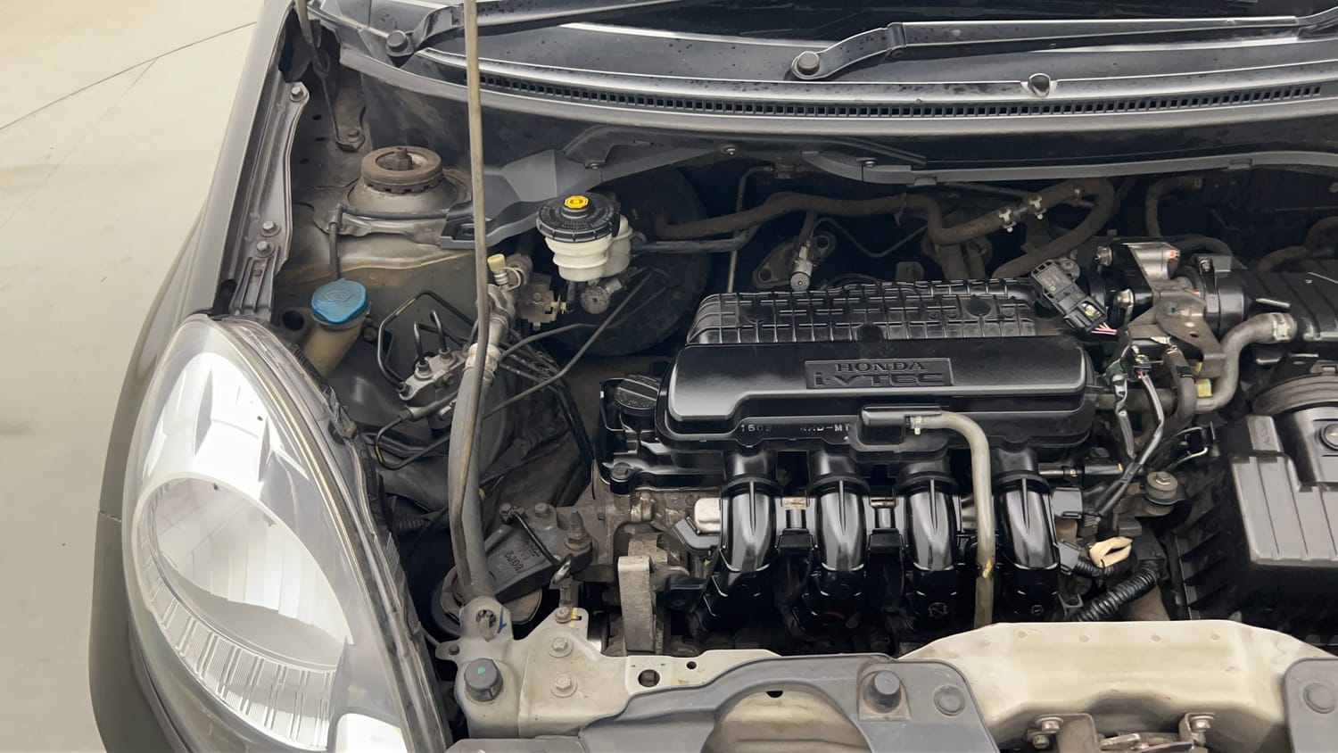 Used 2015 Honda Amaze 1.2 S i-VTEC Petrol Manual engine ENGINE RIGHT SIDE VIEW