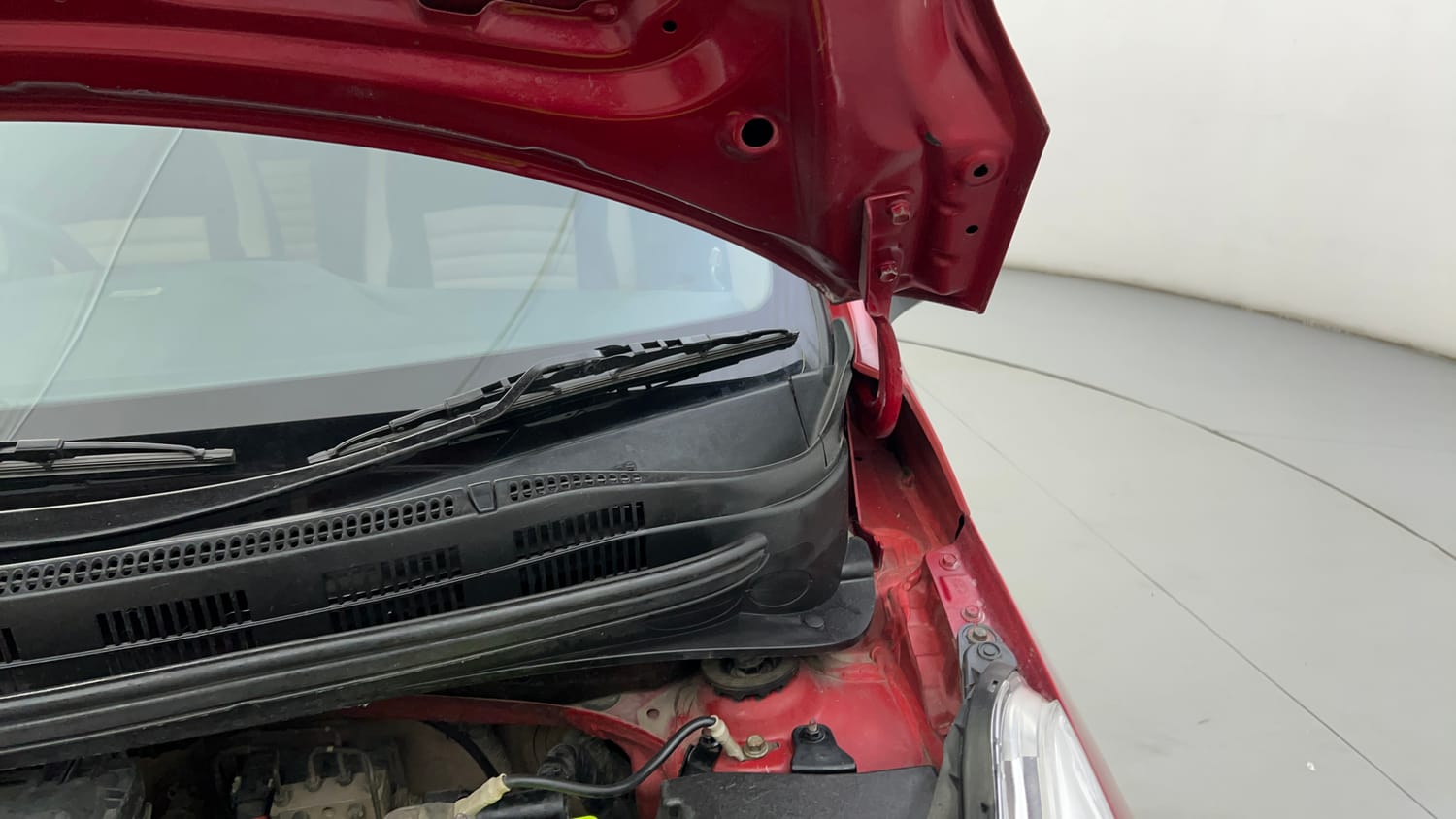 Used 2018 Hyundai Grand i10 Sportz 1.2 Kappa VTVT Petrol Manual engine ENGINE LEFT SIDE HINGE & APRON VIEW
