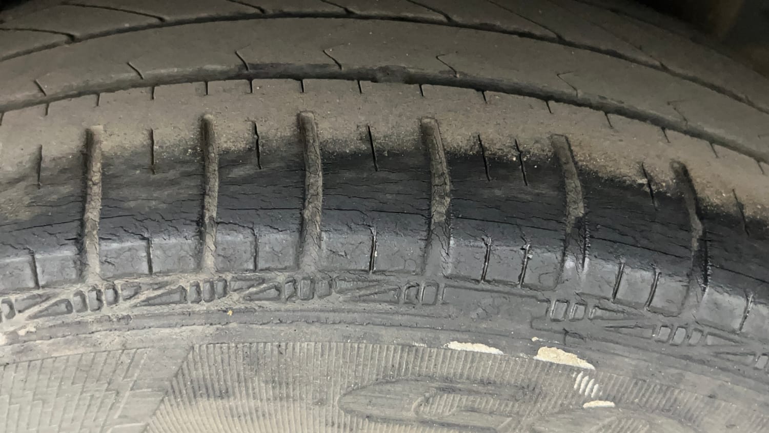 Used 2015 Honda Amaze 1.2 S i-VTEC Petrol Manual tyres LEFT REAR TYRE TREAD VIEW