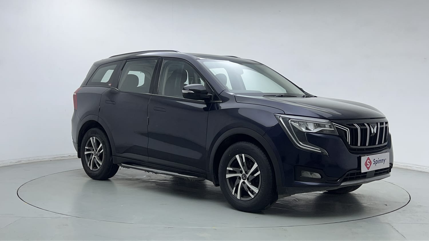 Used 2023 Mahindra XUV700 AX 5 Diesel AT 5 STR Diesel Automatic exterior RIGHT FRONT CORNER VIEW