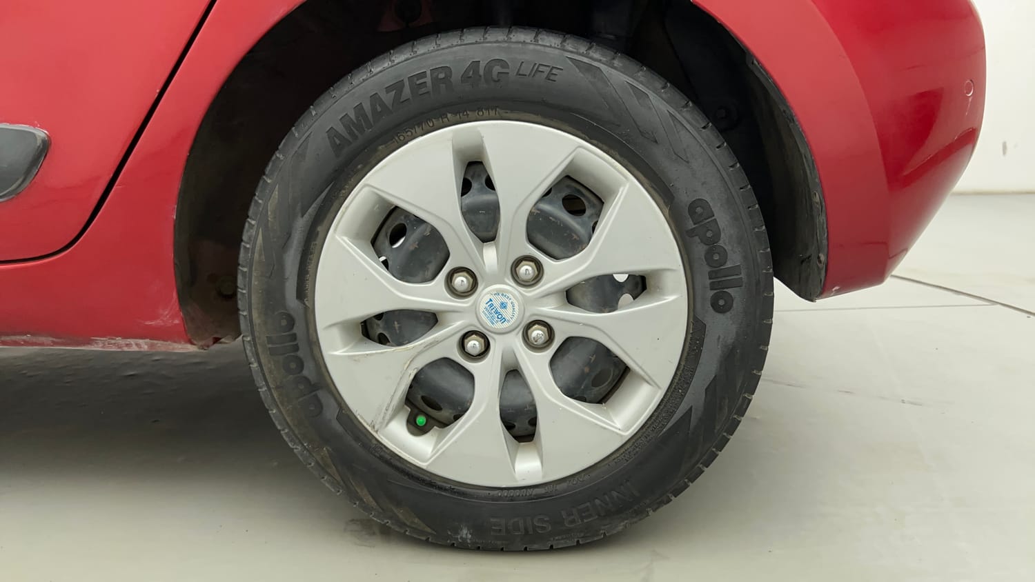 Used 2018 Hyundai Grand i10 Sportz 1.2 Kappa VTVT Petrol Manual tyres LEFT REAR TYRE RIM VIEW