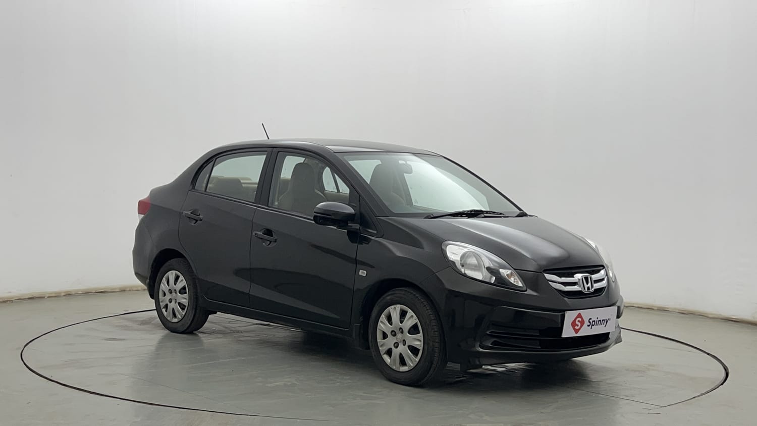Used 2015 Honda Amaze 1.2 S i-VTEC Petrol Manual exterior RIGHT FRONT CORNER VIEW