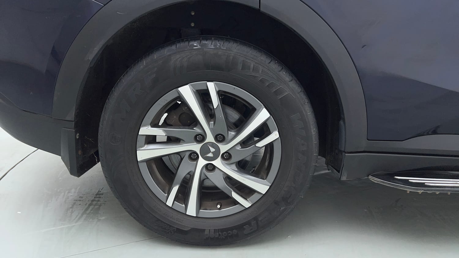Used 2023 Mahindra XUV700 AX 5 Diesel AT 5 STR Diesel Automatic tyres RIGHT REAR TYRE RIM VIEW