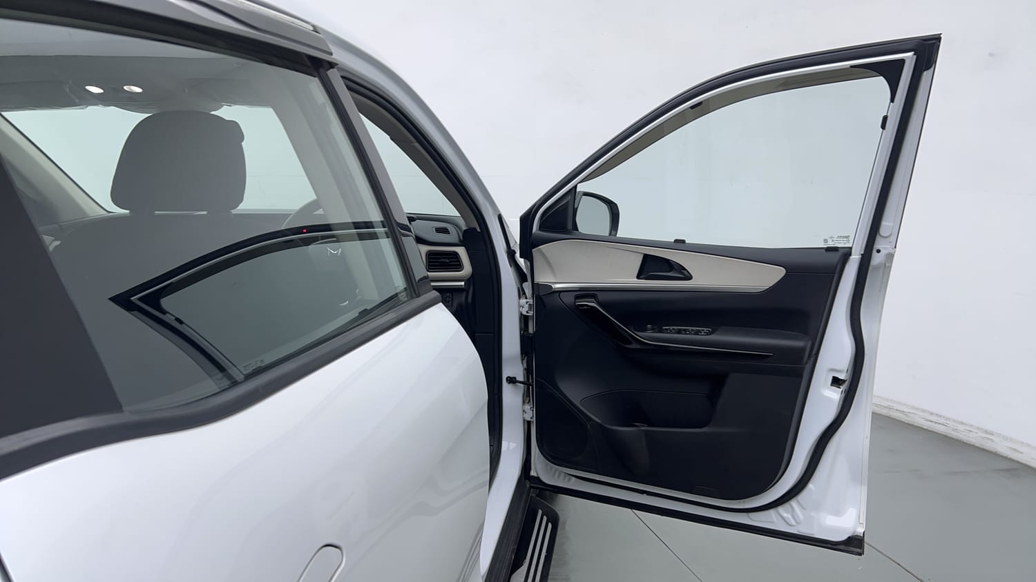 2023 Mahindra XUV700 AX 5 Diesel AT 5 STR-19