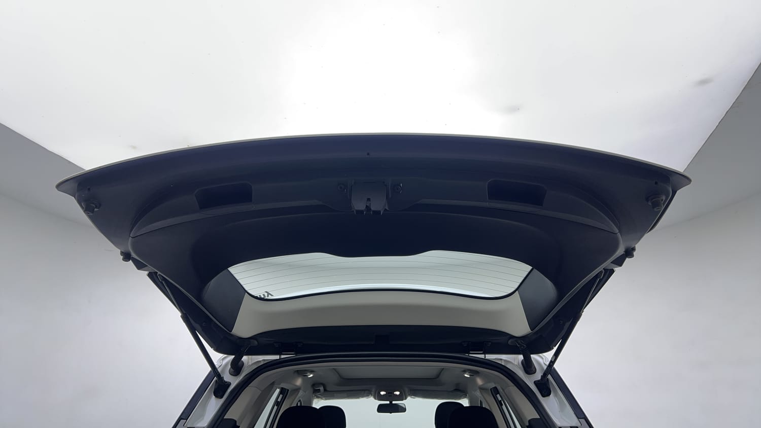 2023 Mahindra XUV700 AX 5 Diesel AT 5 STR-24