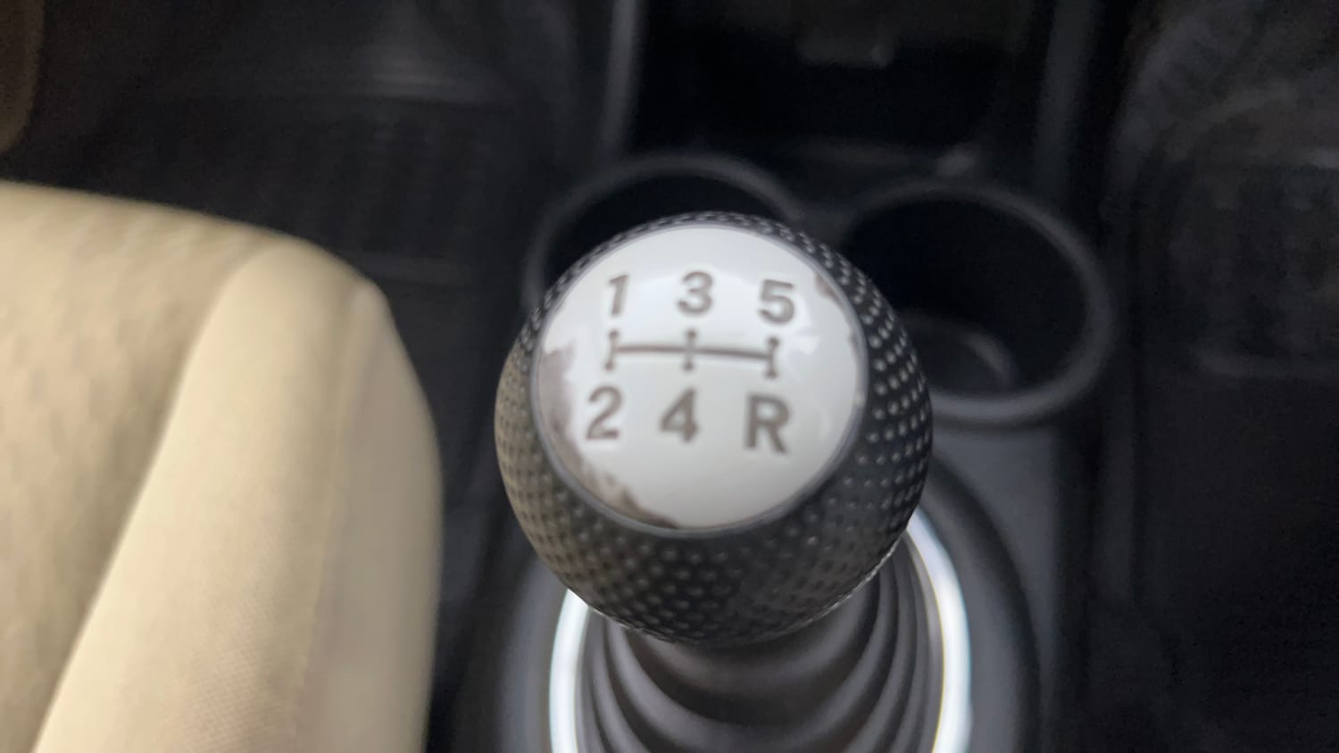 Used 2015 Honda Amaze 1.2 S i-VTEC Petrol Manual interior GEAR  KNOB VIEW