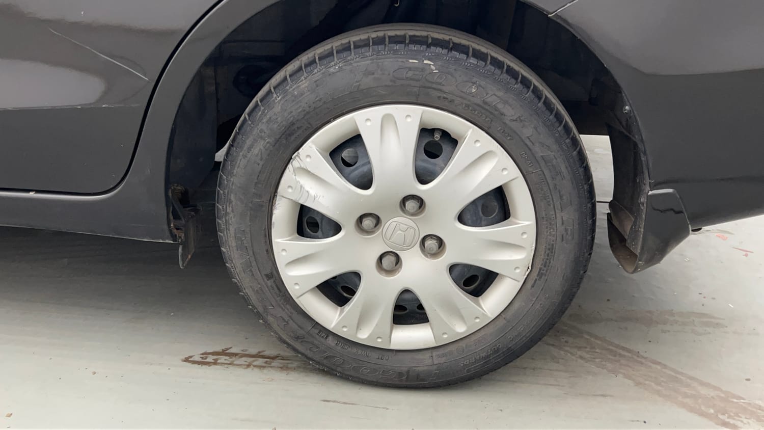 Used 2015 Honda Amaze 1.2 S i-VTEC Petrol Manual tyres LEFT REAR TYRE RIM VIEW