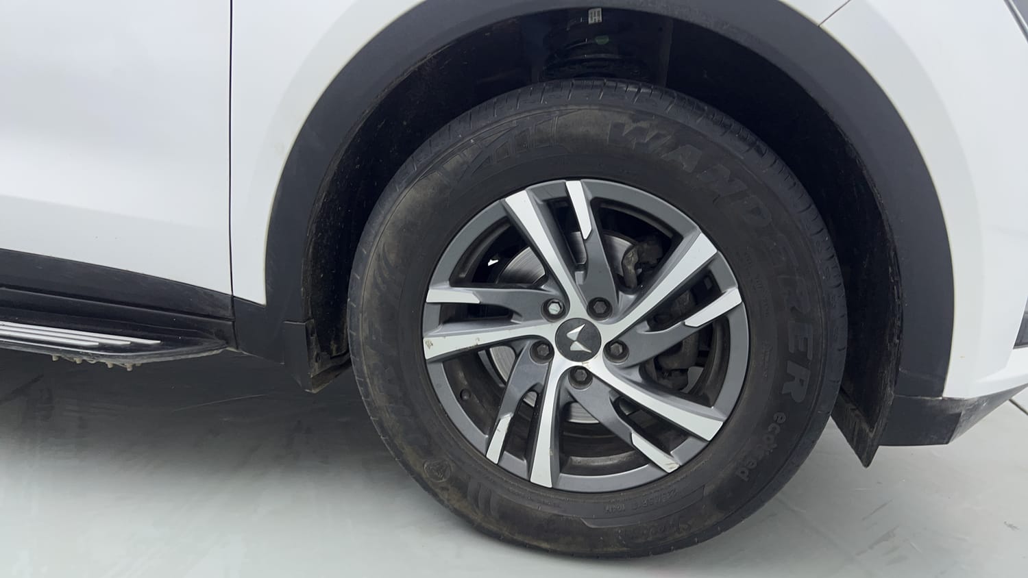2023 Mahindra XUV700 AX 5 Diesel AT 5 STR-32