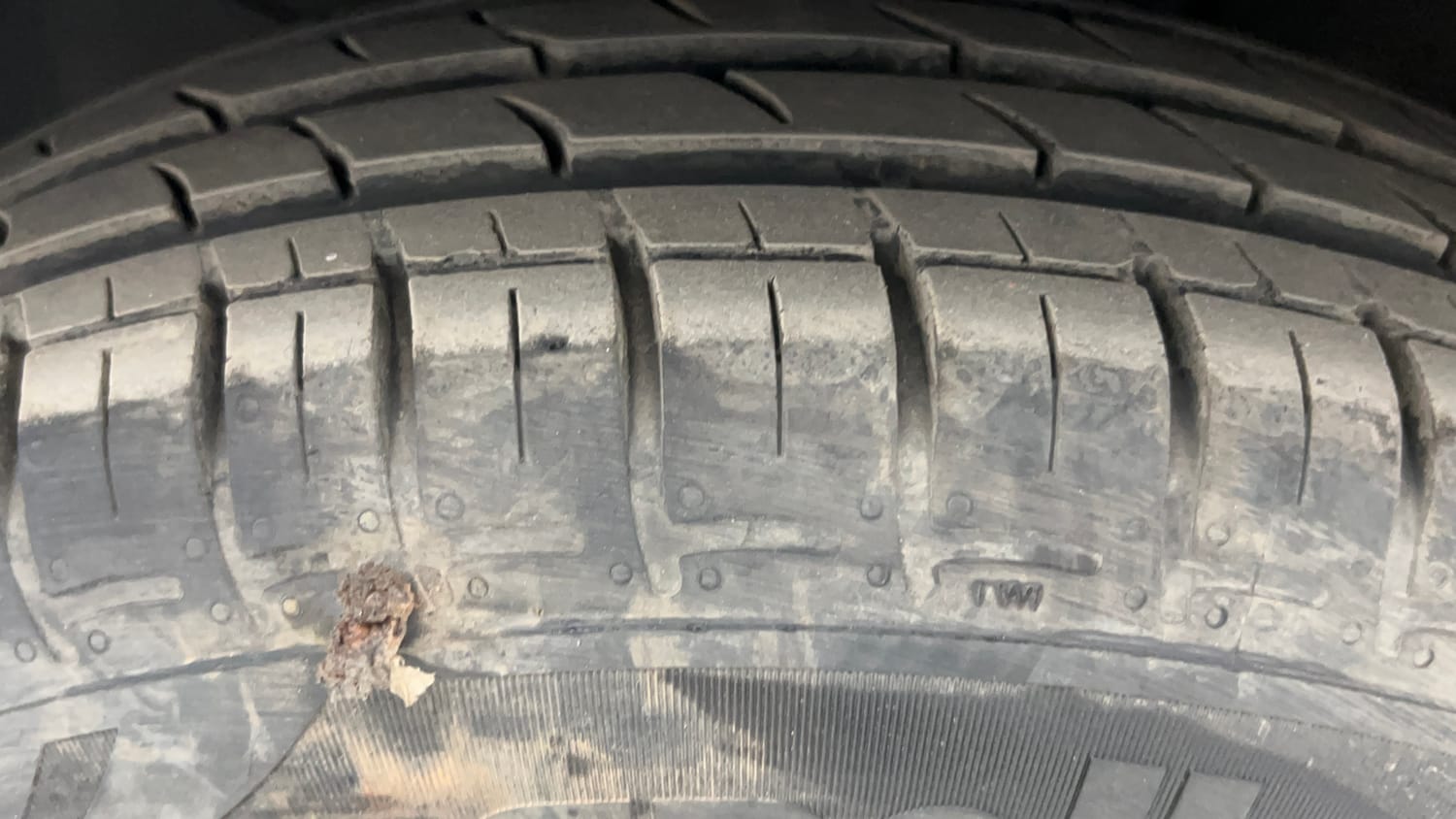 Used 2015 Honda Amaze 1.2 S i-VTEC Petrol Manual tyres LEFT FRONT TYRE TREAD VIEW