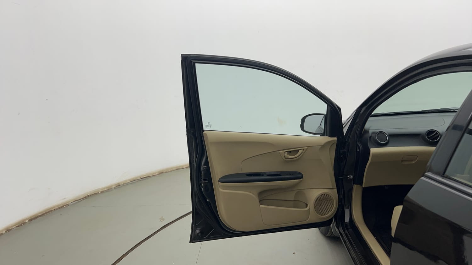 Used 2015 Honda Amaze 1.2 S i-VTEC Petrol Manual interior LEFT FRONT DOOR OPEN VIEW