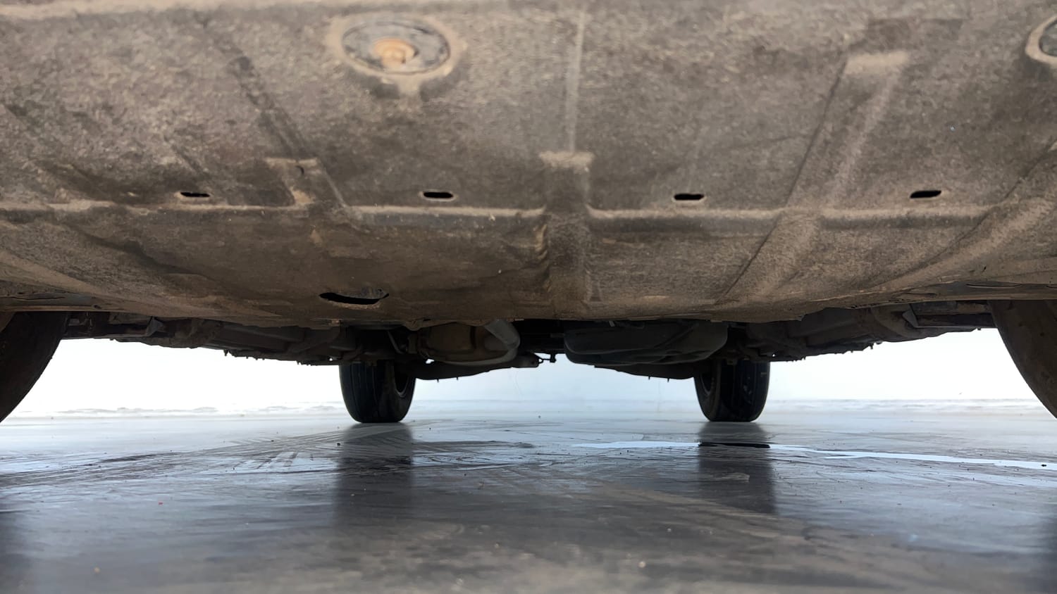 Used 2023 Mahindra XUV700 AX 5 Diesel AT 5 STR Diesel Automatic extra FRONT LEFT UNDERBODY VIEW