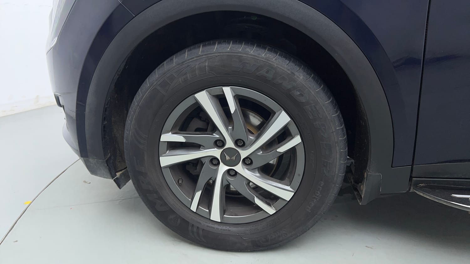 Used 2023 Mahindra XUV700 AX 5 Diesel AT 5 STR Diesel Automatic tyres LEFT FRONT TYRE RIM VIEW