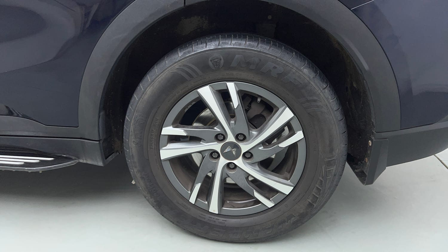 Used 2023 Mahindra XUV700 AX 5 Diesel AT 5 STR Diesel Automatic tyres LEFT REAR TYRE RIM VIEW