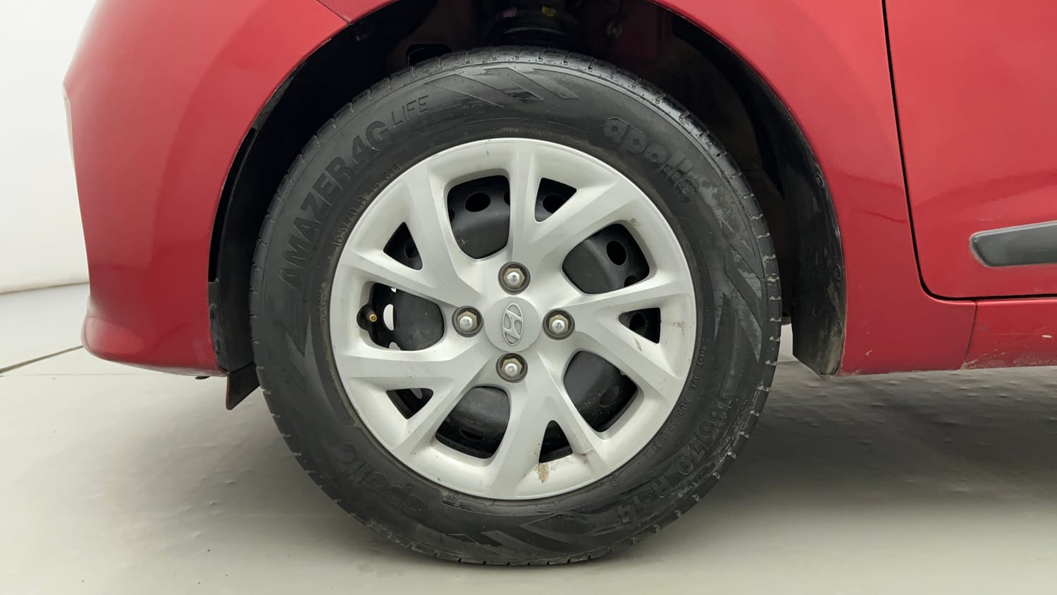 Used 2018 Hyundai Grand i10 Sportz 1.2 Kappa VTVT Petrol Manual tyres LEFT FRONT TYRE RIM VIEW