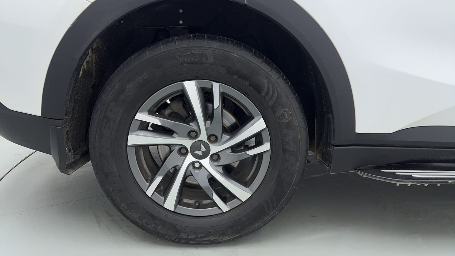 2023 Mahindra XUV700 AX 5 Diesel AT 5 STR-33