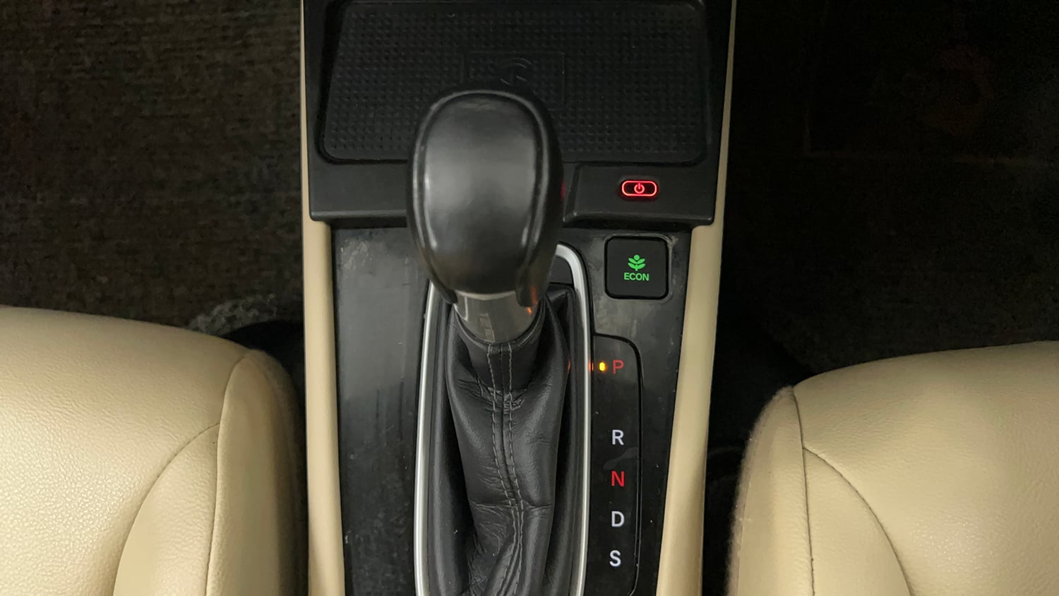 Used 2024 Honda City ZX Petrol CVT Petrol Automatic interior GEAR  KNOB VIEW