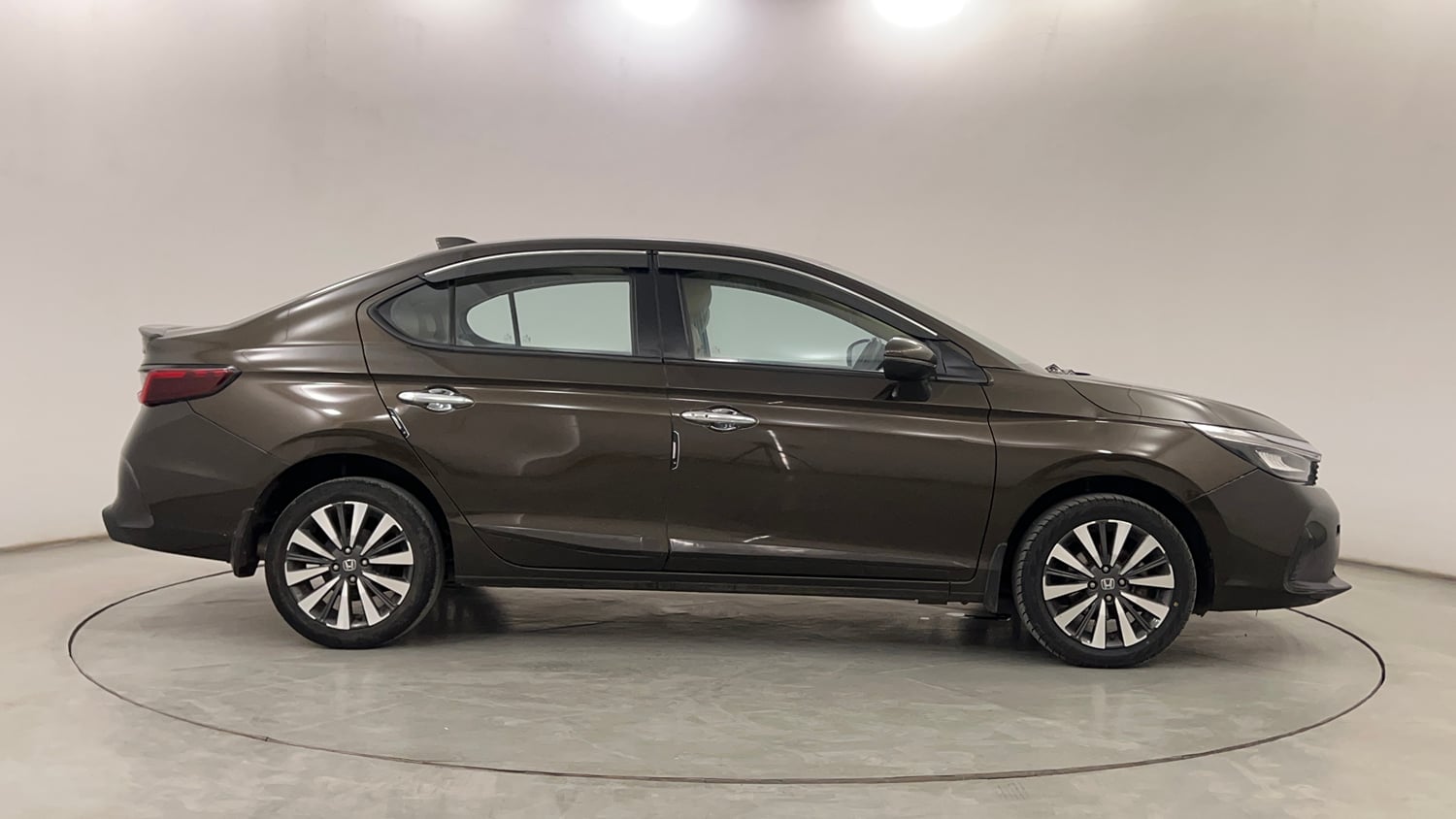 Used 2024 Honda City ZX Petrol CVT Petrol Automatic exterior RIGHT SIDE VIEW