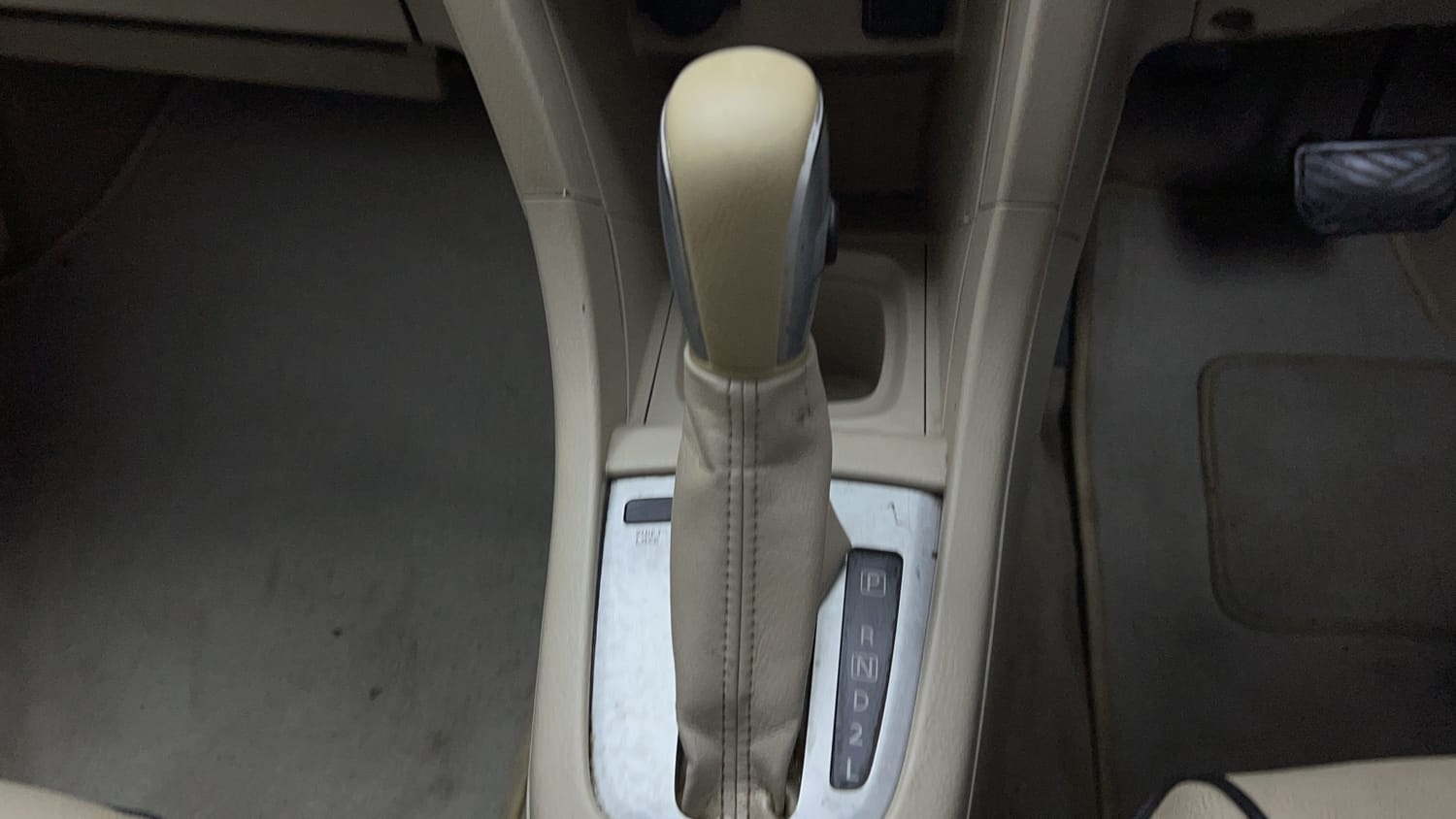 Used 2017 Maruti Suzuki Ertiga VXI AT Petrol Automatic interior GEAR  KNOB VIEW