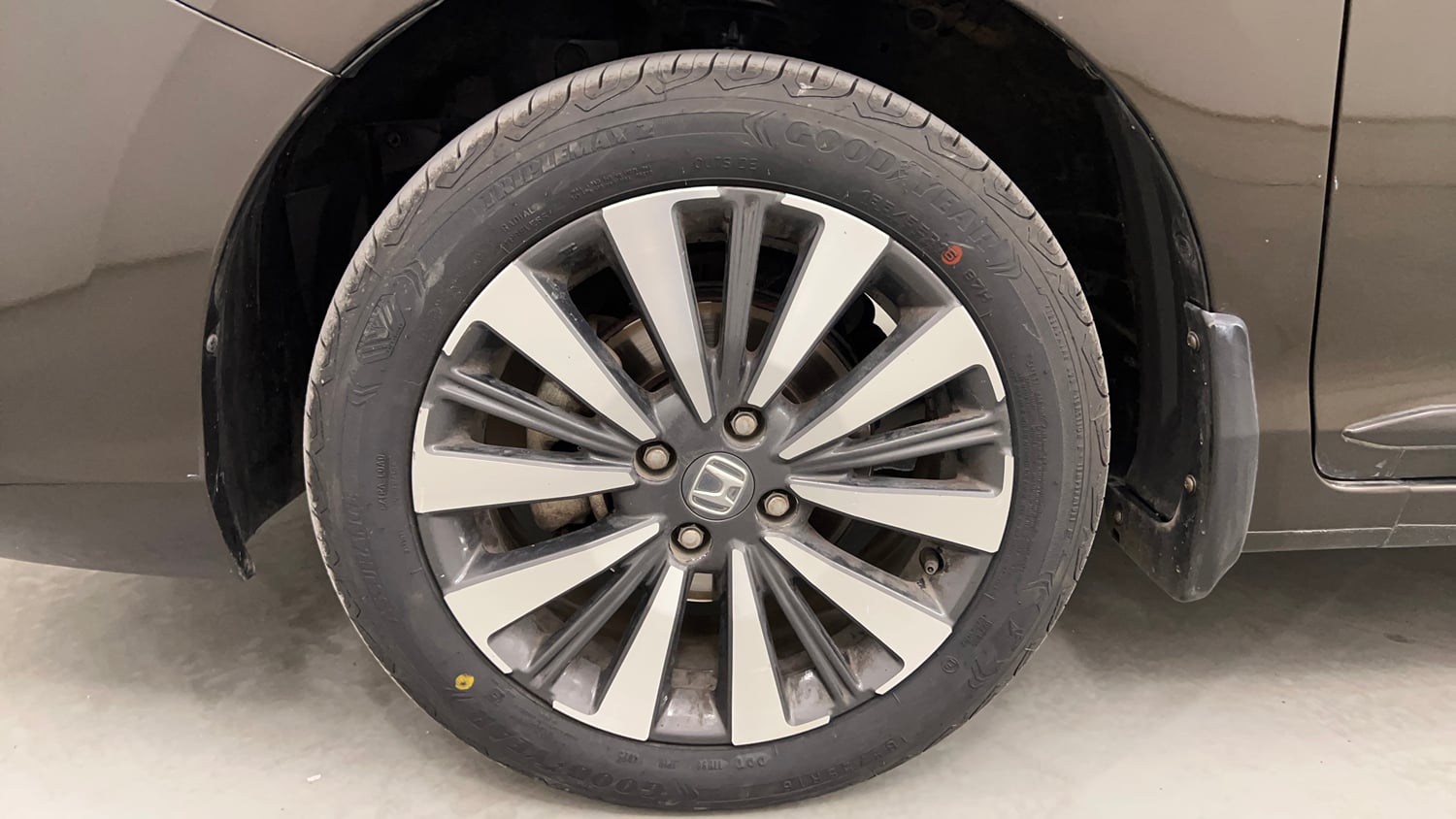 Used 2024 Honda City ZX Petrol CVT Petrol Automatic tyres LEFT FRONT TYRE RIM VIEW
