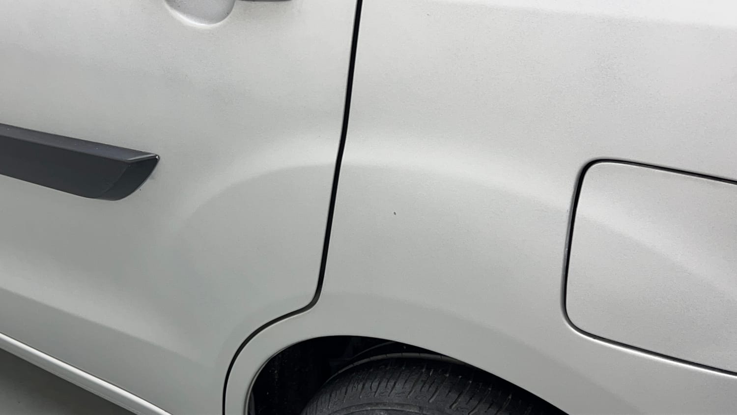 Used 2017 Maruti Suzuki Ertiga VXI AT Petrol Automatic dents MINOR DENT