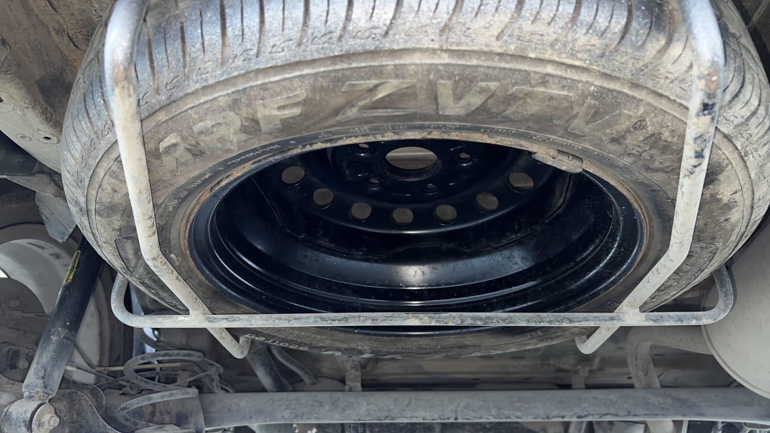 Used 2017 Maruti Suzuki Ertiga VXI AT Petrol Automatic tyres SPARE TYRE VIEW