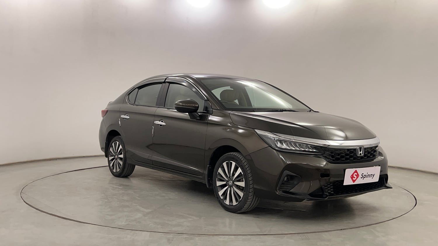 Used 2024 Honda City ZX Petrol CVT Petrol Automatic exterior RIGHT FRONT CORNER VIEW