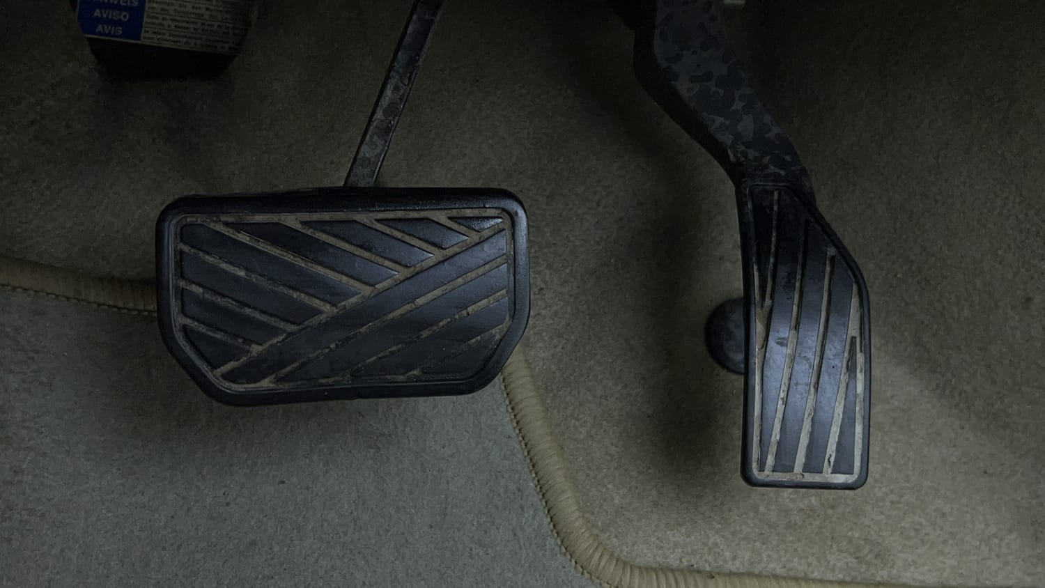 Used 2017 Maruti Suzuki Ertiga VXI AT Petrol Automatic interior PEDALS VIEW