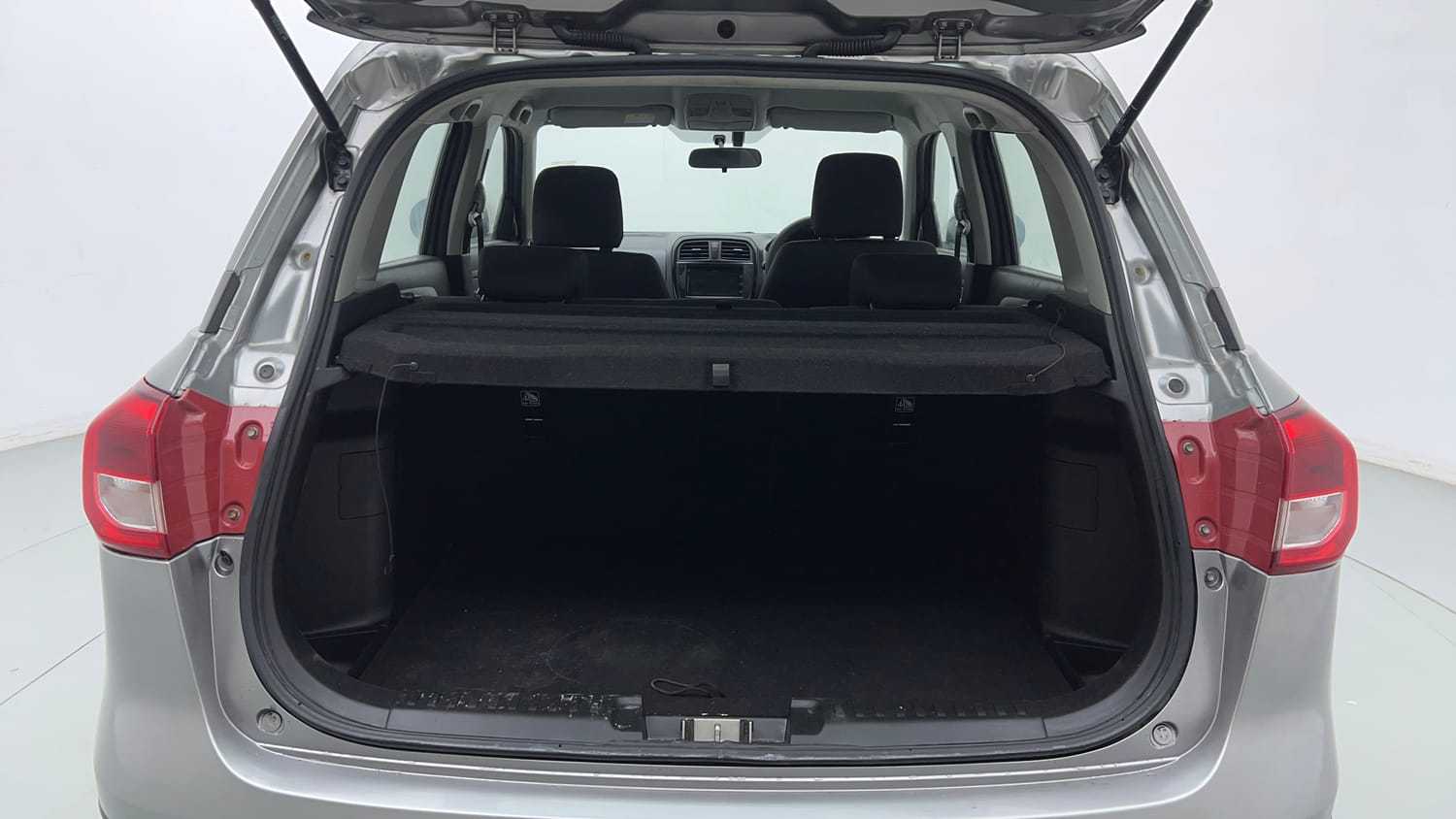 Used 2018 maruti-suzuki Vitara Brezza ZDi Plus AGS Diesel Automatic interior DICKY INSIDE VIEW