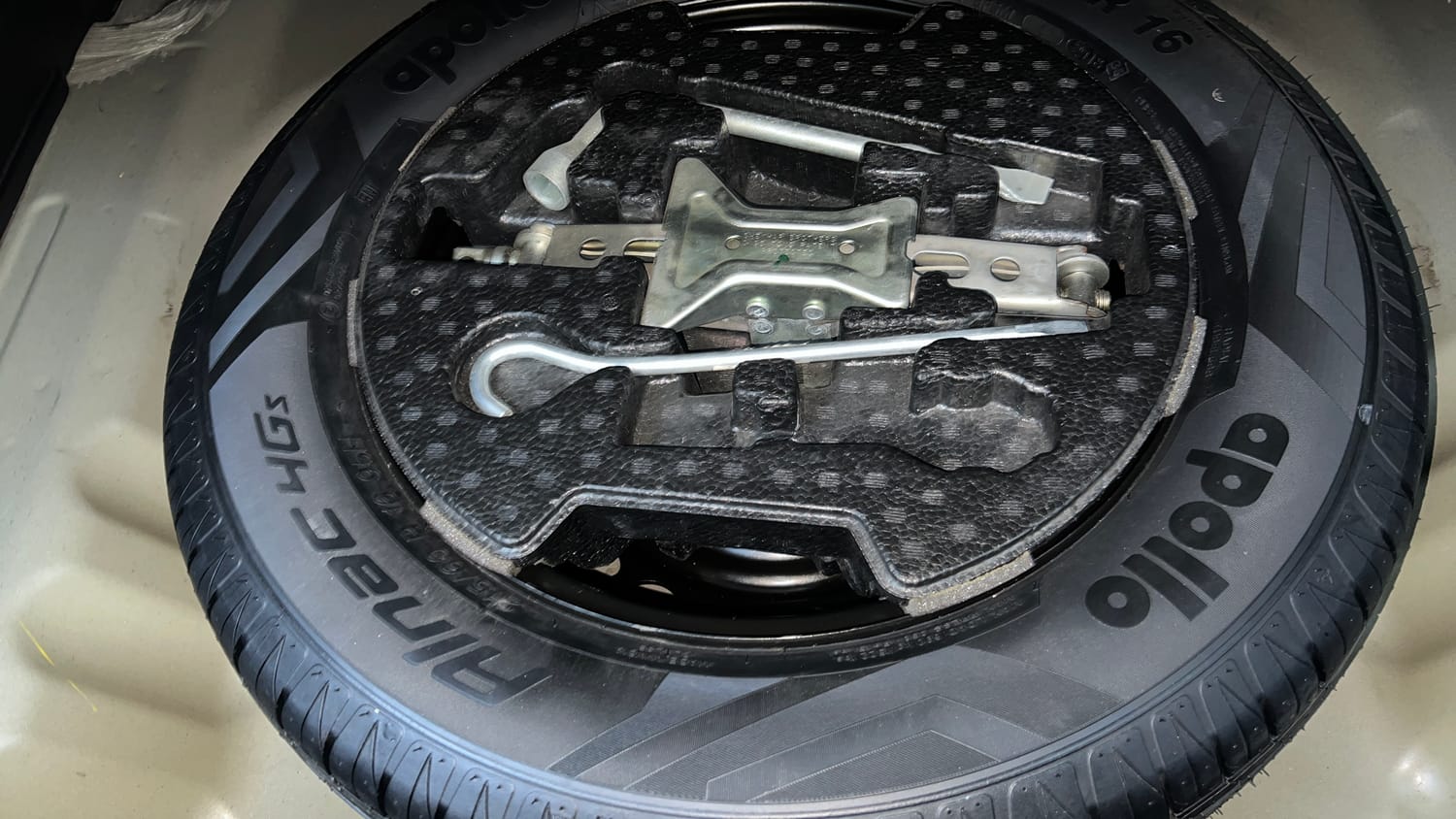 Used 2018 maruti-suzuki Vitara Brezza ZDi Plus AGS Diesel Automatic tyres SPARE TYRE VIEW