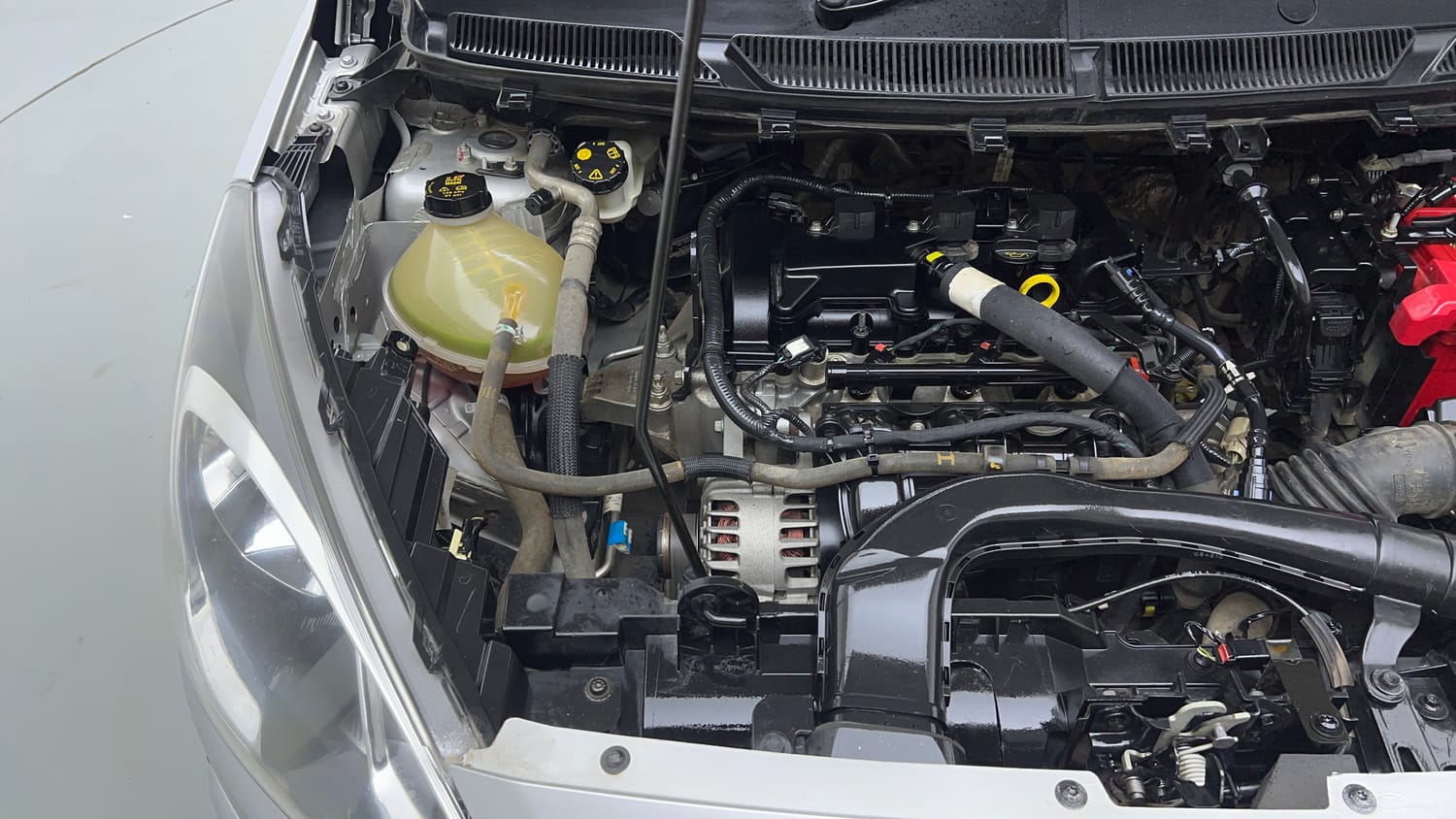 Used 2021 Ford Freestyle Titanium 1.2 Ti-VCT Petrol Manual engine ENGINE RIGHT SIDE VIEW