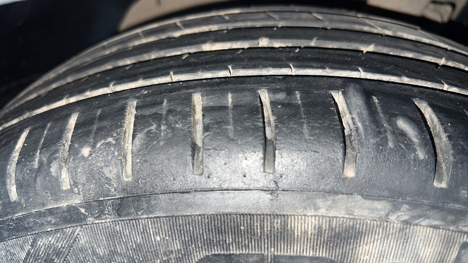 Used 2021 Ford Freestyle Titanium 1.2 Ti-VCT Petrol Manual tyres LEFT FRONT TYRE TREAD VIEW