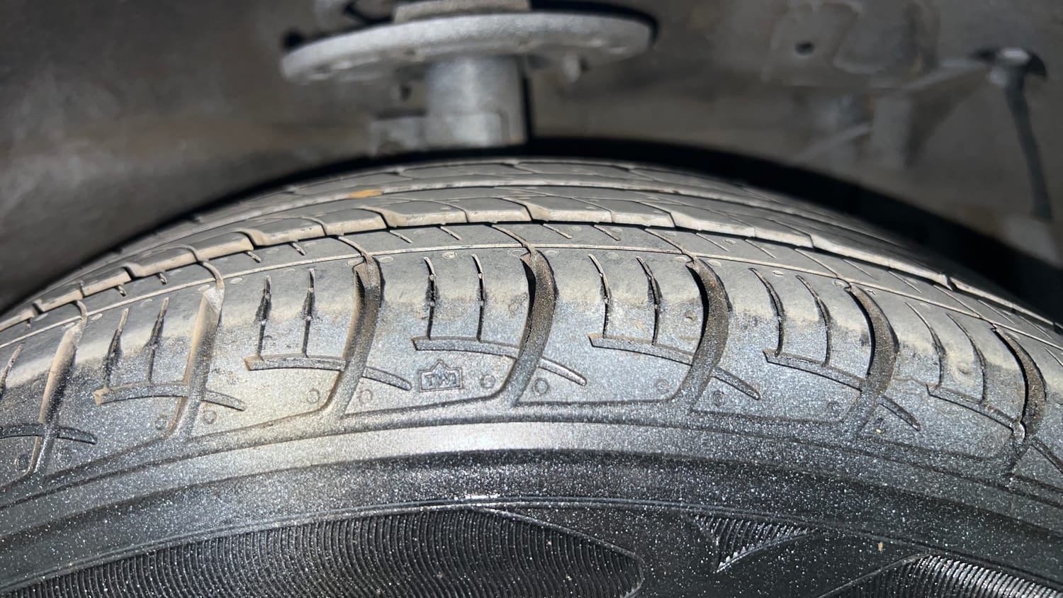 Used 2017 Maruti Suzuki Ciaz ZXi  AT Petrol Automatic tyres RIGHT FRONT TYRE TREAD VIEW