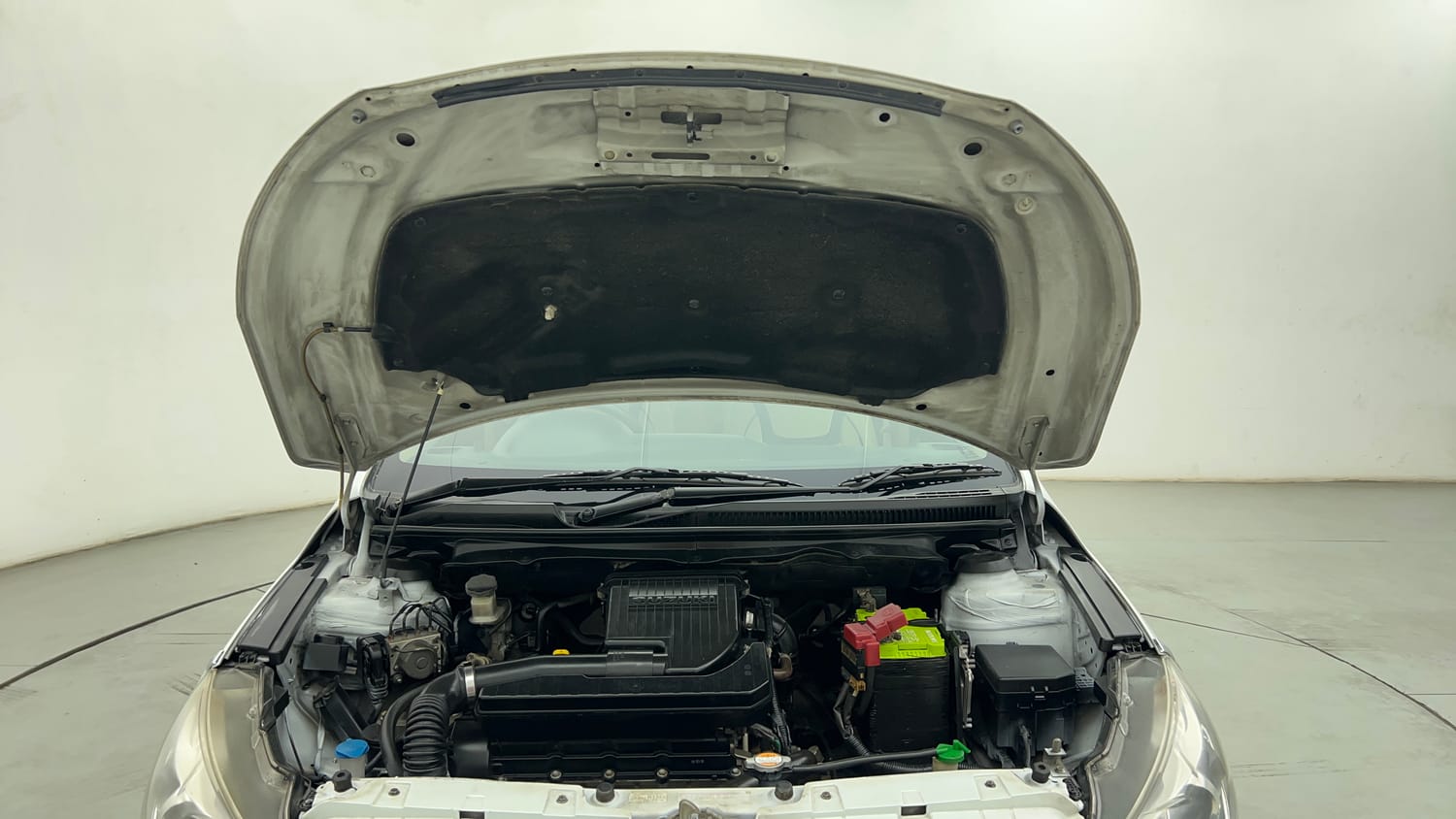 Used 2017 Maruti Suzuki Ciaz ZXi  AT Petrol Automatic engine ENGINE & BONNET OPEN FRONT VIEW