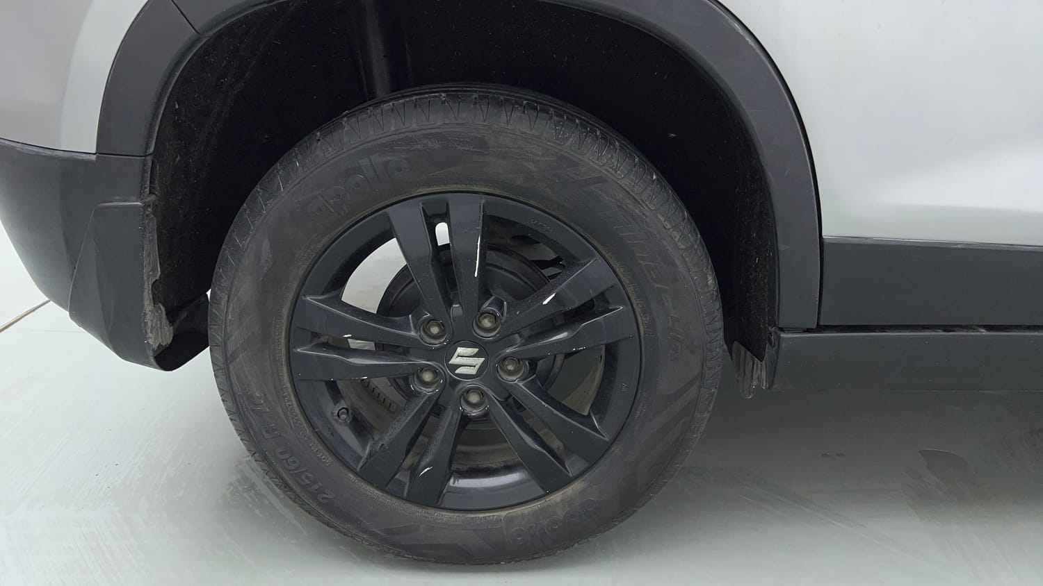 Used 2018 maruti-suzuki Vitara Brezza ZDi Plus AGS Diesel Automatic tyres RIGHT REAR TYRE RIM VIEW