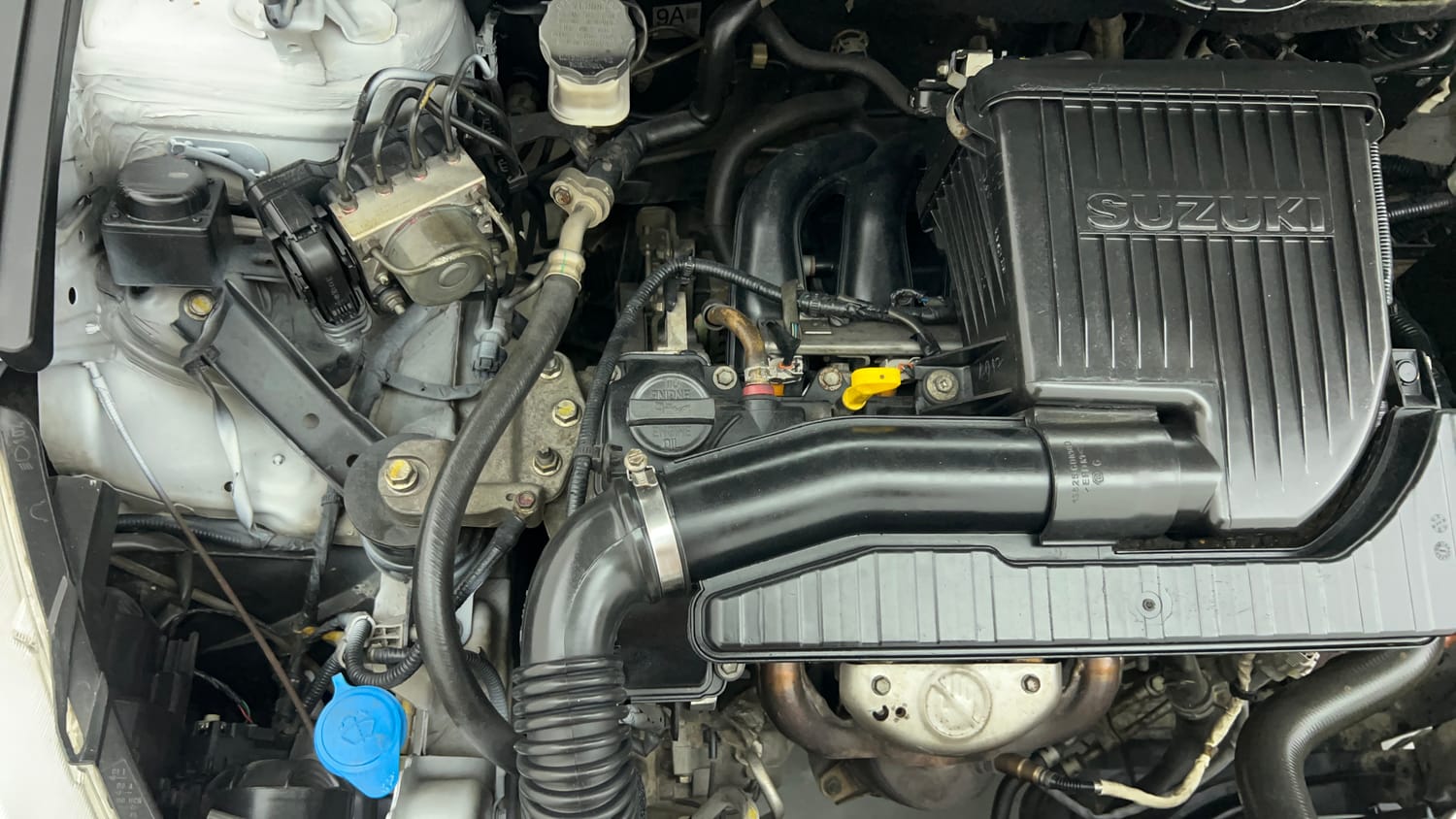 Used 2017 Maruti Suzuki Ciaz ZXi  AT Petrol Automatic engine ENGINE RIGHT SIDE VIEW