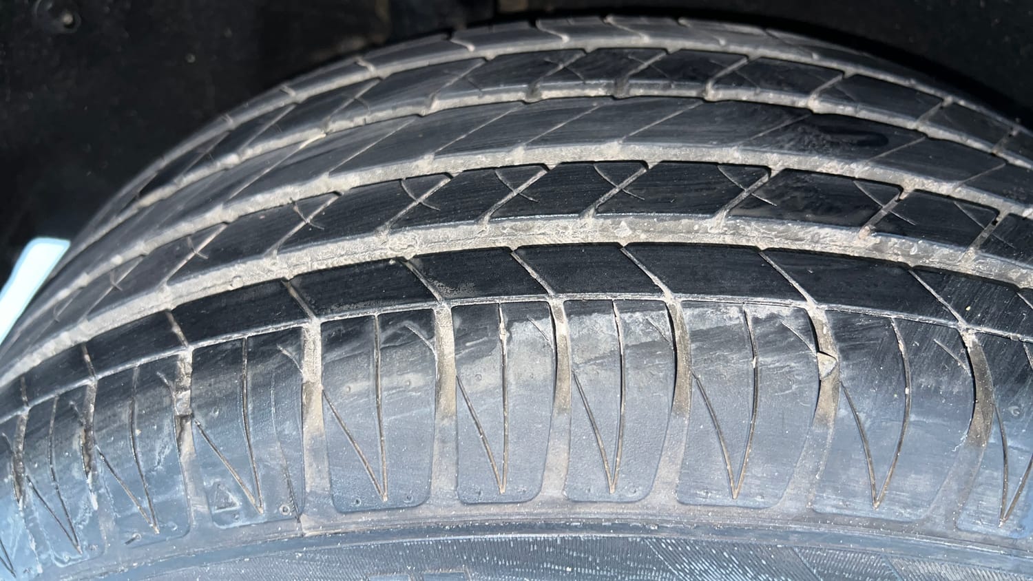 Used 2018 maruti-suzuki Vitara Brezza ZDi Plus AGS Diesel Automatic tyres RIGHT REAR TYRE TREAD VIEW