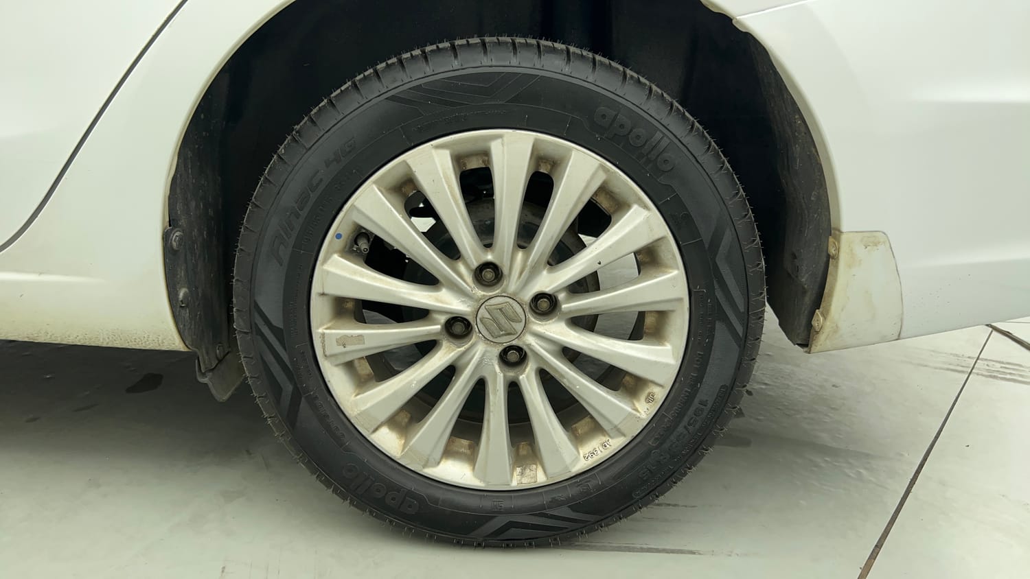 Used 2017 Maruti Suzuki Ciaz ZXi  AT Petrol Automatic tyres LEFT REAR TYRE RIM VIEW