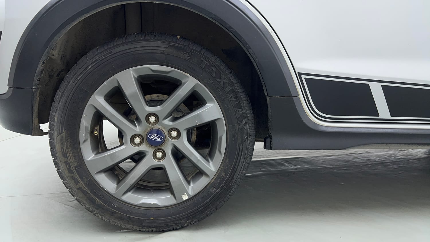 Used 2021 Ford Freestyle Titanium 1.2 Ti-VCT Petrol Manual tyres RIGHT REAR TYRE RIM VIEW