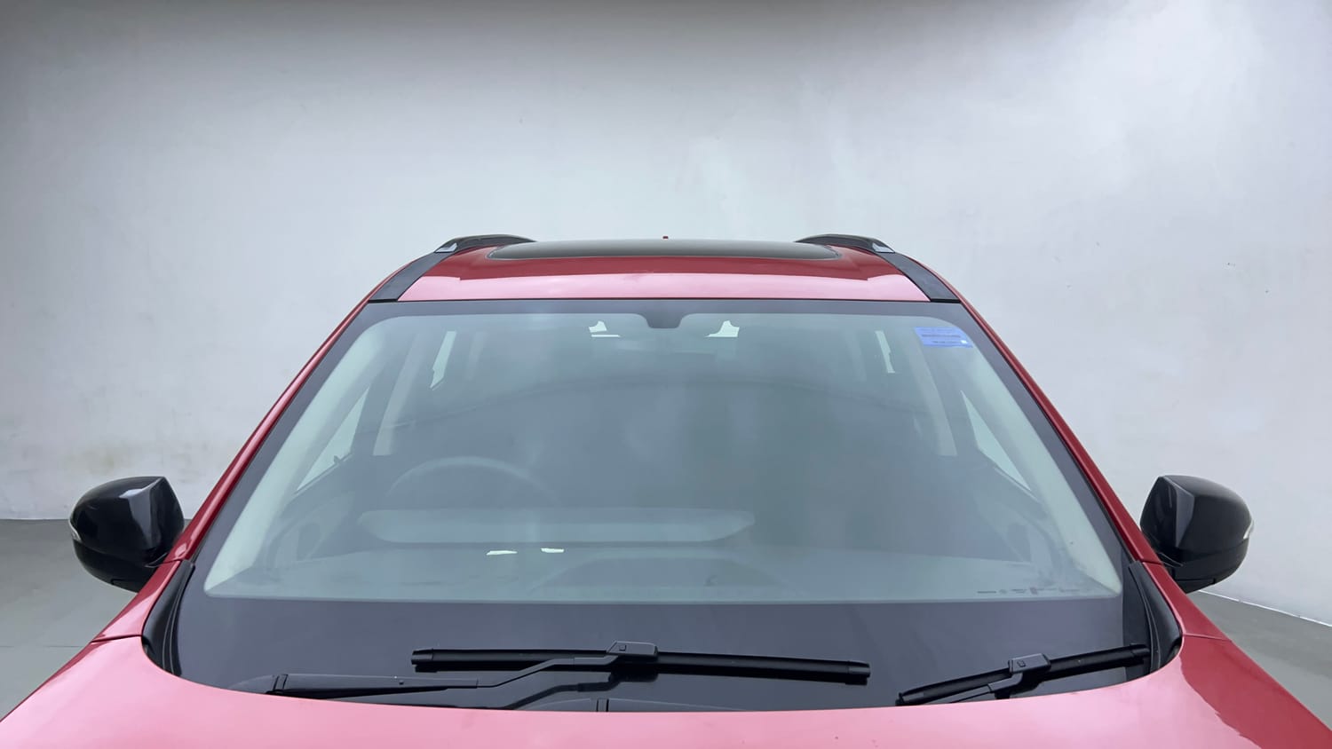 Used 2022 Mahindra XUV700 AX 5 Petrol AT 5 STR Petrol Automatic exterior FRONT WINDSHIELD VIEW
