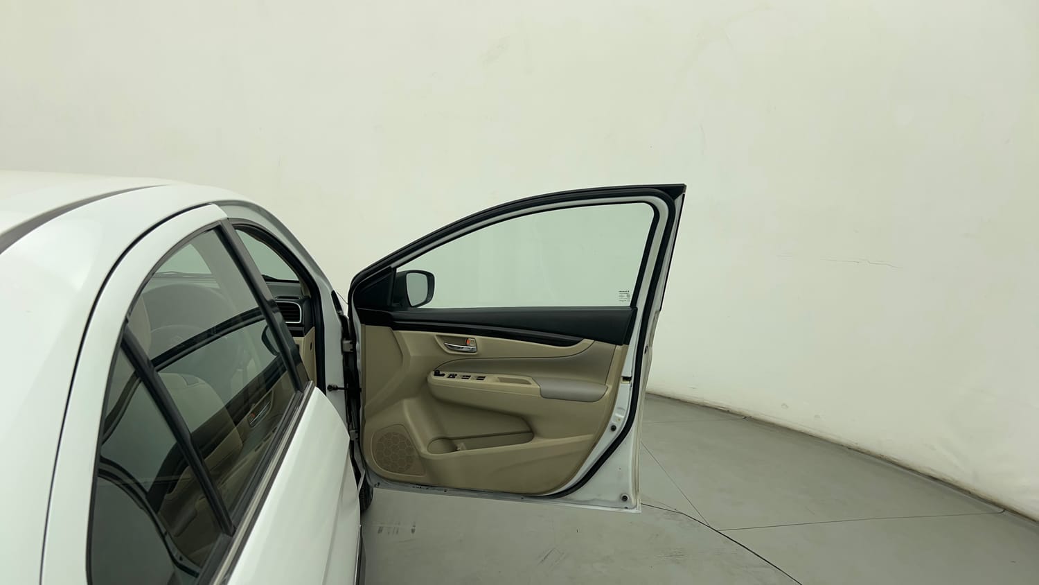 Used 2017 Maruti Suzuki Ciaz ZXi  AT Petrol Automatic interior RIGHT FRONT DOOR OPEN VIEW