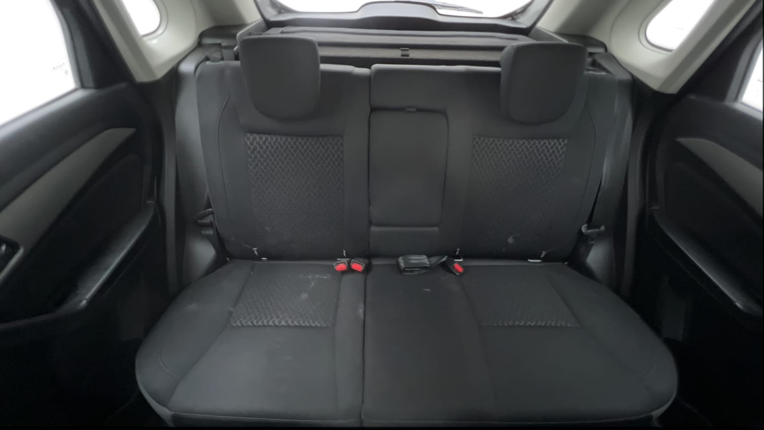 Used 2018 maruti-suzuki Vitara Brezza ZDi Plus AGS Diesel Automatic interior REAR SEAT CONDITION VIEW