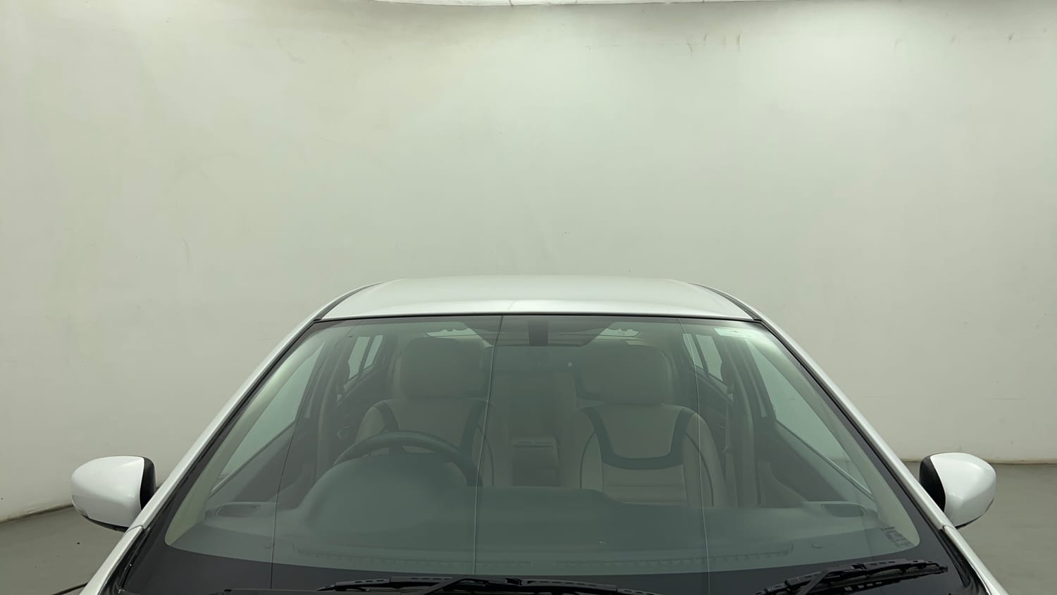 Used 2017 Maruti Suzuki Ciaz ZXi  AT Petrol Automatic exterior FRONT WINDSHIELD VIEW