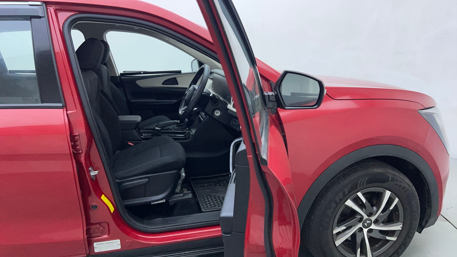 Used 2022 Mahindra XUV700 AX 5 Petrol AT 5 STR Petrol Automatic interior RIGHT SIDE FRONT DOOR CABIN VIEW