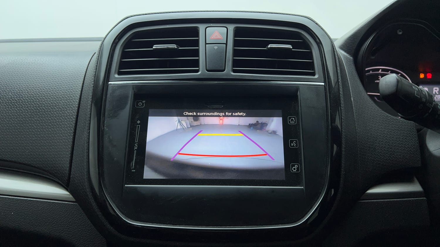 Used 2018 maruti-suzuki Vitara Brezza ZDi Plus AGS Diesel Automatic top_features Rear camera